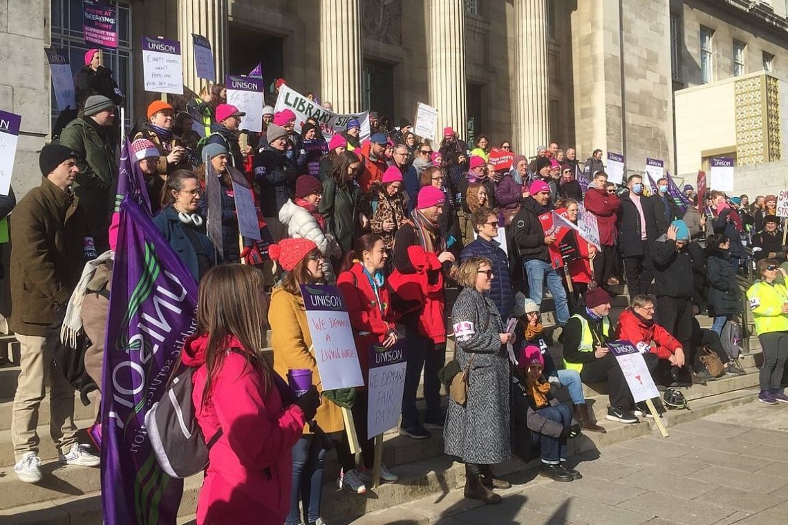 Marea Britanie: prea multe greve? Guvernul liberal își propune să le interzică