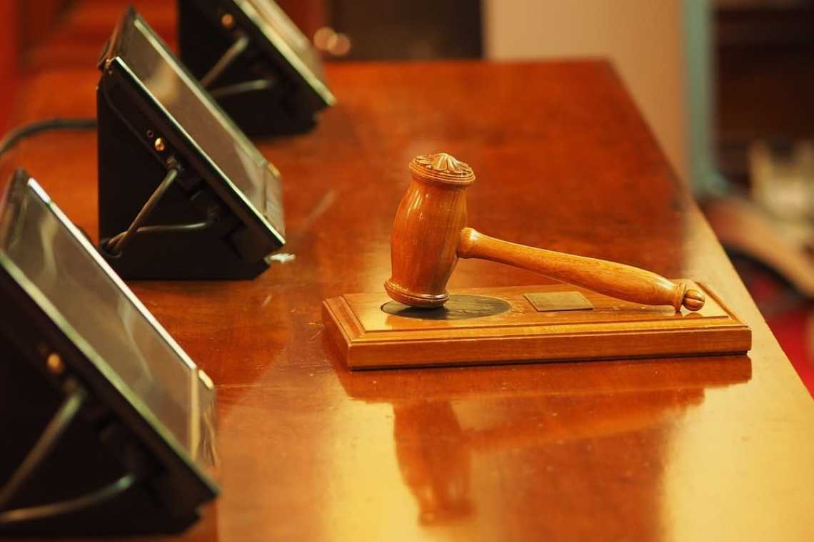 BOOM: un tribunal din Italia condamnă Universitatea pentru suspendarea profesorului nevaccinat