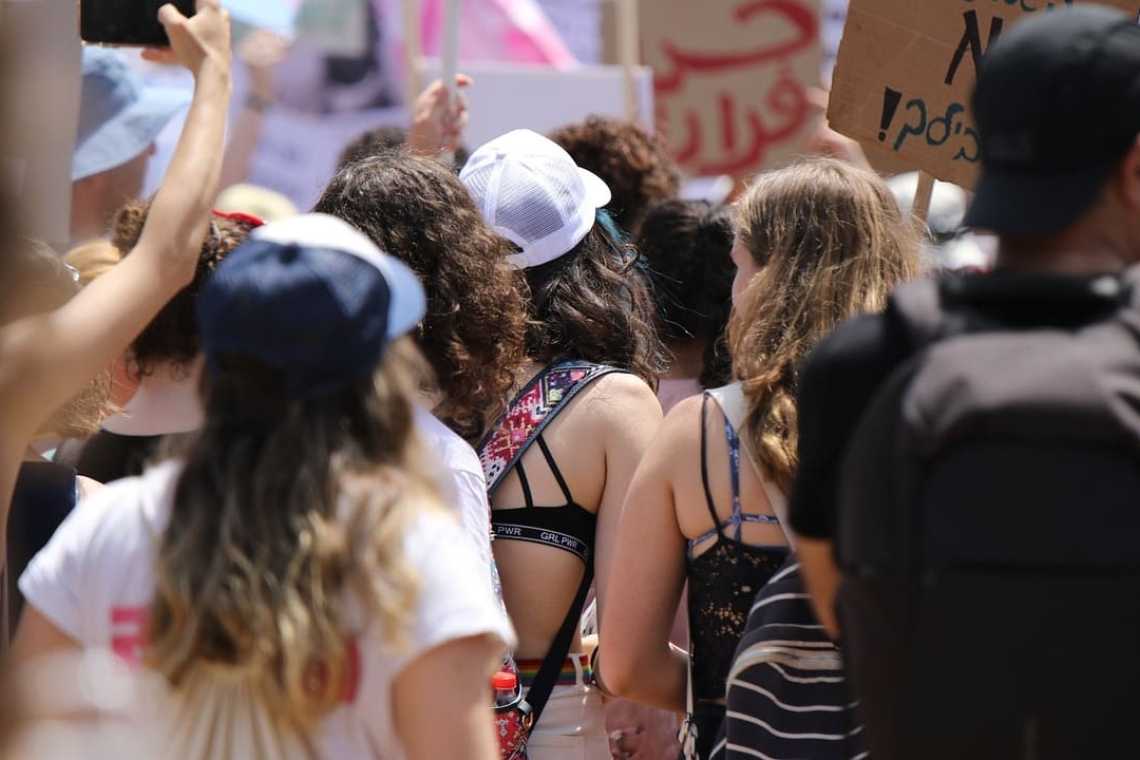 Franța: milioane de cetățenii blochează țara &icirc;mpotriva reformei pensiilor