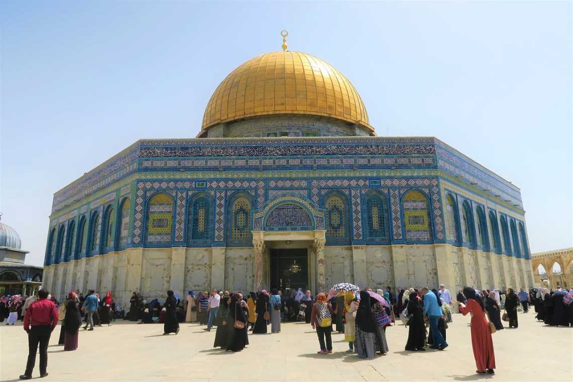 Poliția israeliană a intrat &icirc;n moschee și a bătut palestinieni ne&icirc;narmați: 200 de răniți