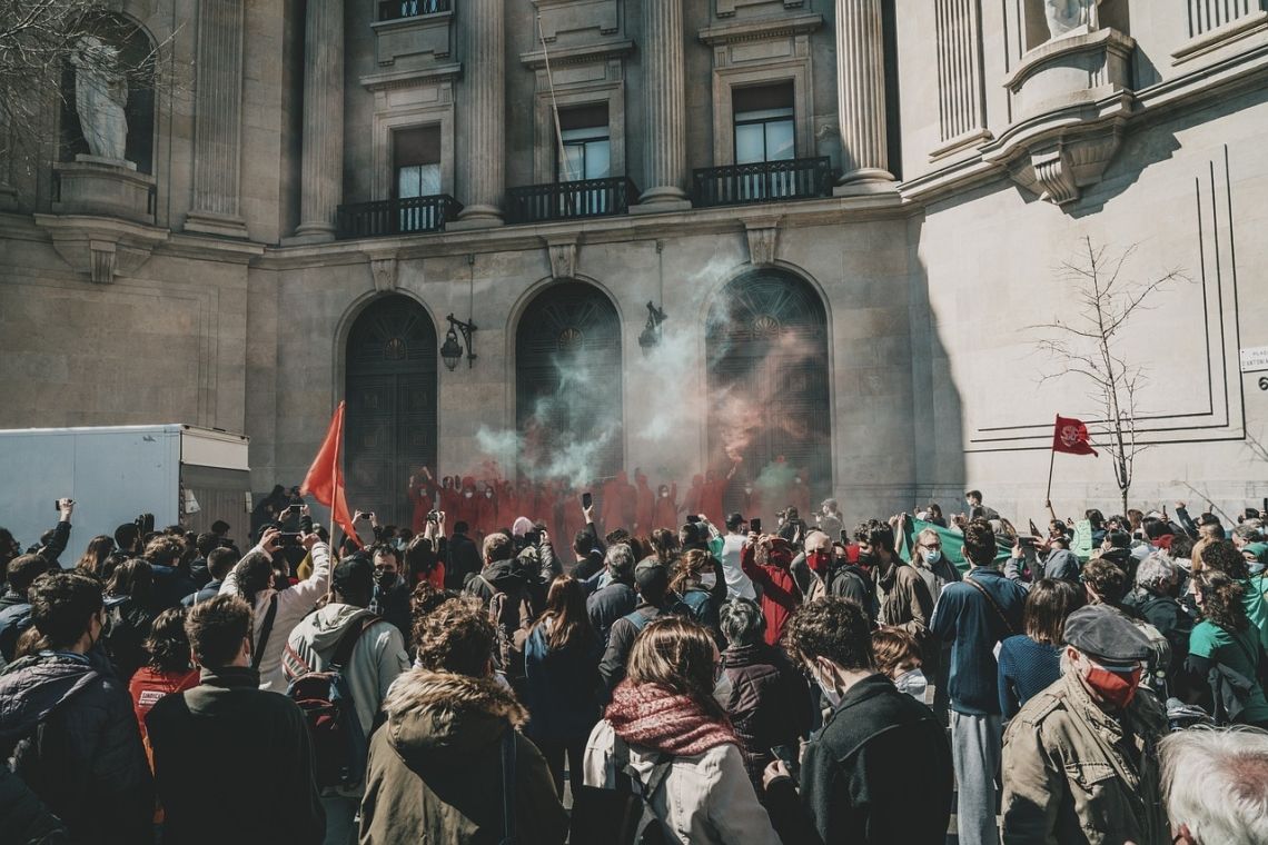 Peru: Manifestări în toată țara în apărarea președintelui socialist Castillo