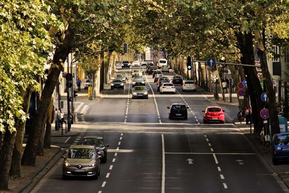BOOM: UE aprobă interzicerea mașinilor cu combustibili fosili, România s-a abținut!