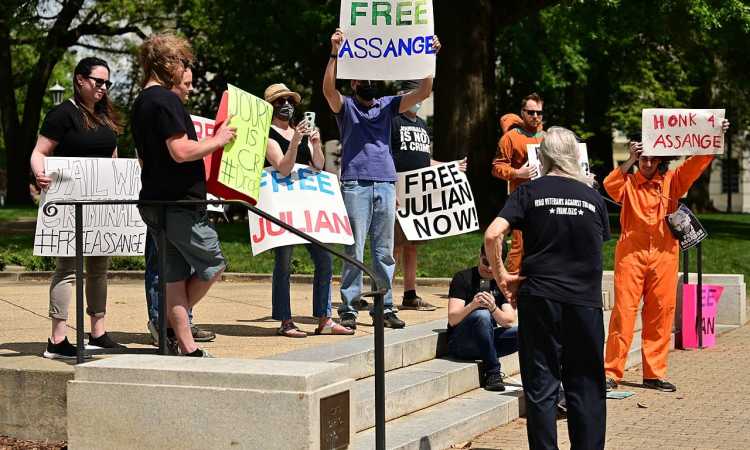 free-assange_medium Știri Externe