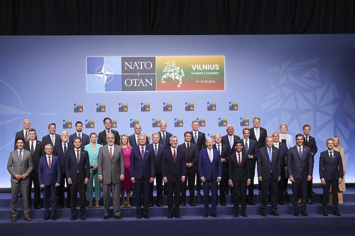 NATO respinge intrarea Ucrainei! Războiul împotriva Rusiei, dar numai prin procură! 